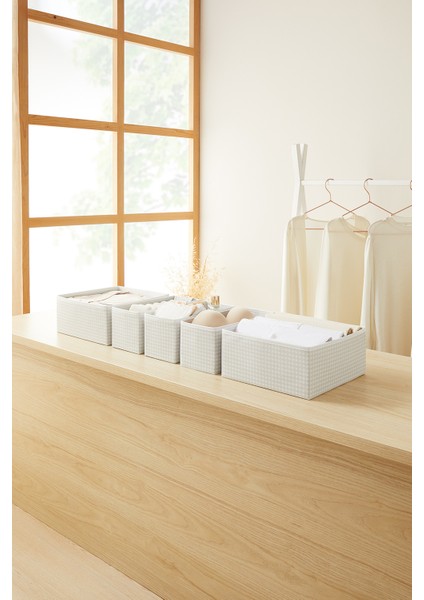 6'lı Gri Pötikare Çekmece Içi Düzenleyici Kutu 2 Adet 28 x 28 x 13 / 2 Adet 28 x 13 x 13 / 2 Adet 14 x 14 x 13 cm