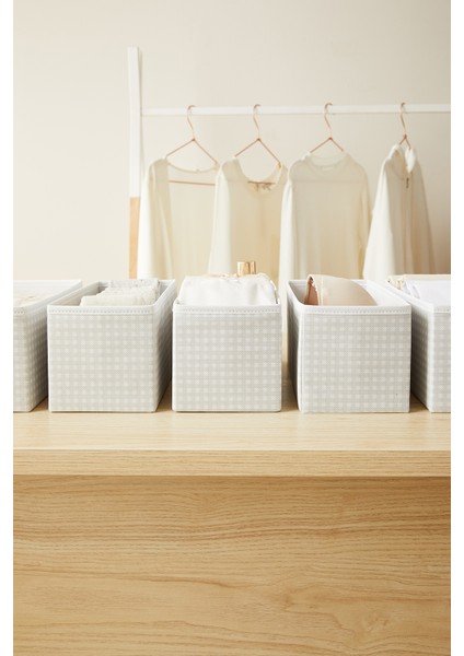 6'lı Gri Pötikare Çekmece Içi Düzenleyici Kutu 2 Adet 28 x 28 x 13 / 2 Adet 28 x 13 x 13 / 2 Adet 14 x 14 x 13 cm modelleri