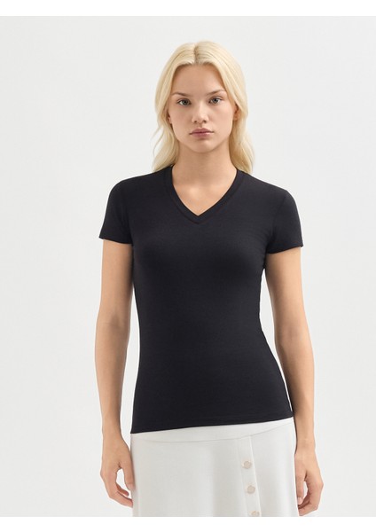 Kadın Regular Fıt Tişört-Siyah