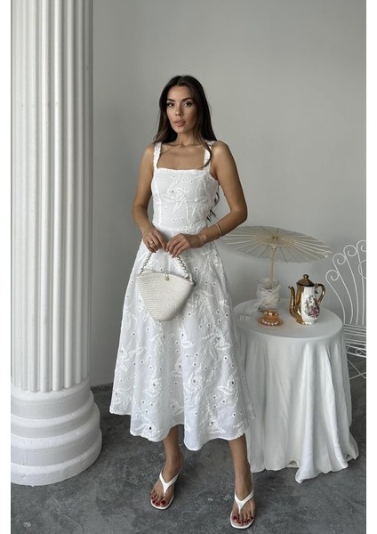 Beyaz Arkası Korse Detaylı Uzun Elbise fiyatları