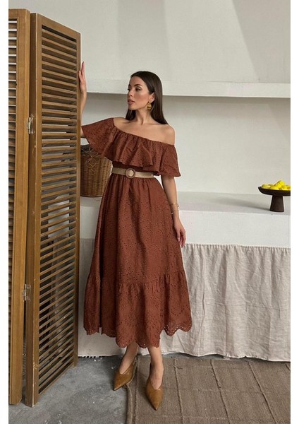 Kahverengi Omzu Lastikli Brode Elbise fırsatları