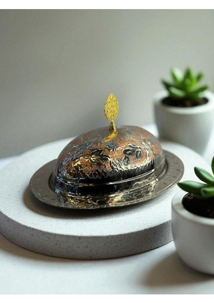 - Maraş El Işleme Çift Renk Bakır Sunumluk 30 cm – Meyve, Yemek, Sebze ve Salata Sunum Tabağı, Dekoratif El Yapımı Bakır Kapaklı Tabak indirimleri