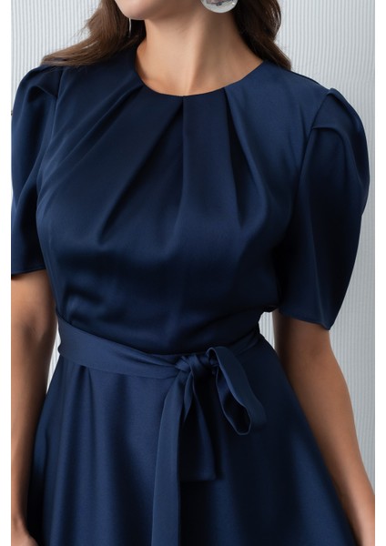 Kadın Lacivert Balon Kol Midi Saten Elbise fırsatları