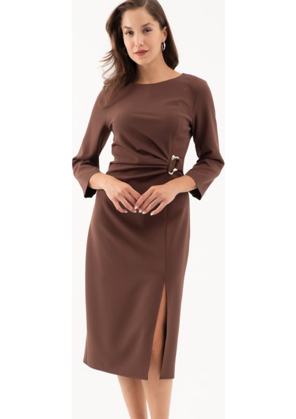 Kadın Kahverengi Bisiklet Yaka Aksesuar Detay Midi Davet Elbisesi fiyatları