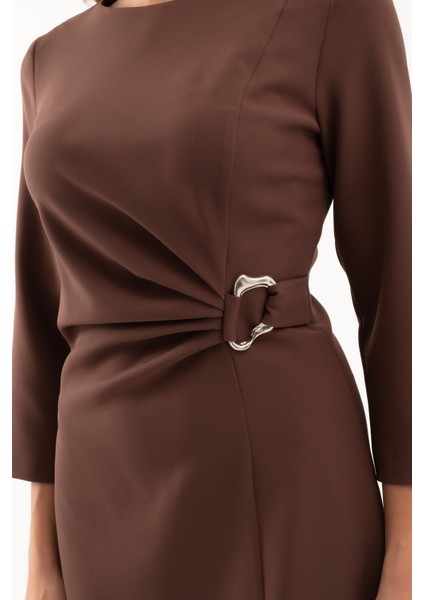 Kadın Kahverengi Bisiklet Yaka Aksesuar Detay Midi Davet Elbisesi modelleri