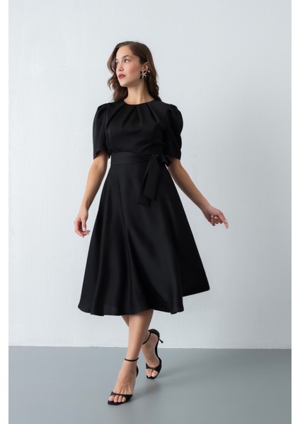 Kadın Siyah Balon Kol Midi Saten Elbise