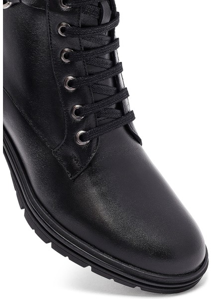 Kadın Siyah Fermuarlı Kalın Topuklu Deri Bot 25WFD413318