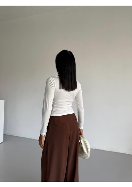 Kadın Uzun Kollu Beyaz Vücudu Saran Bluz modelleri