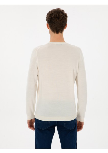 Erkek Beyaz Slim Fit Yün Karışımlı Bisiklet Yaka Basic Triko Kazak 50315266-VR013 indirimleri