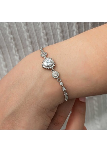 925 Ayar Gümüş Kalpli Su Yolu Kadın Bileklik T8771 modelleri