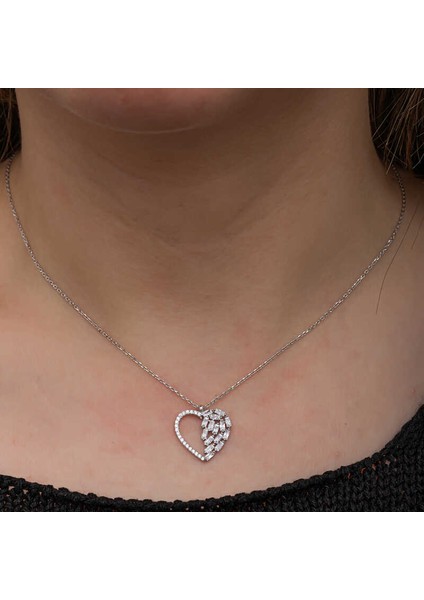 925 Ayar Gümüş Baget Taşlı Kalp Kadın Kolye T8661 fırsatları