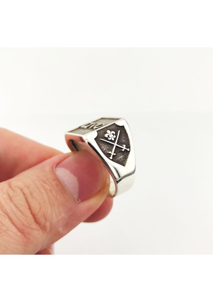 925 Ayar Gümüş Özel Tasarım Sembol ve Harf Detaylı Erkek Yüzük fiyatları