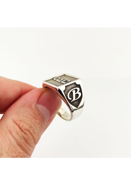 925 Ayar Gümüş Özel Tasarım Sembol ve Harf Detaylı Erkek Yüzük indirimleri