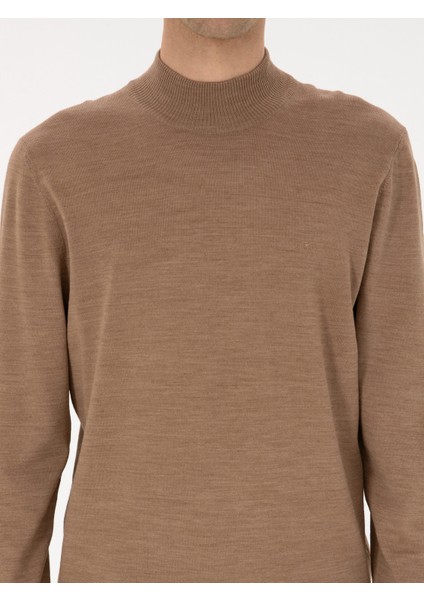 Erkek Camel Slim Fit Yün Karışımlı Yarım Balıkçı Basic Triko Kazak 50315296-VR015