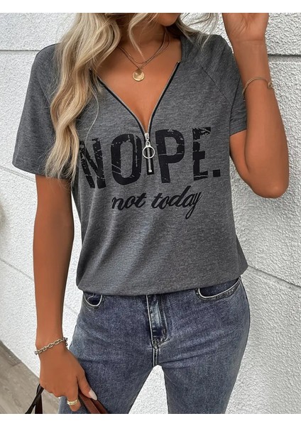 Kadın Kısa Kollu Önden Fermuarlı Yazı Baskılı Viskon Bluz fiyatları