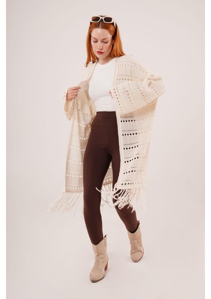 Delikli Geçişli Püskül Detay Uzun Triko Krem Hırka fırsatları