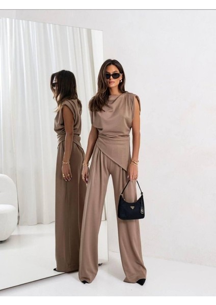 Kadın Dalgıç Kumaş Sıfır Kol Bluz ve Bol Kesim Pantolon Ikili Takım