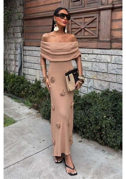 Eteği Gül Detay Madonna Yaka Elbise 2863