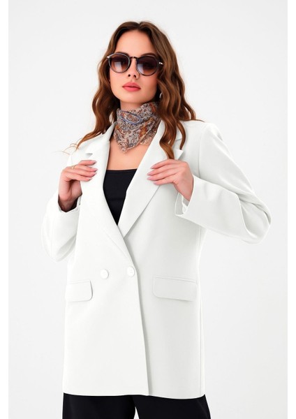 Beyaz Çift Düğmeli Blazer Ceket