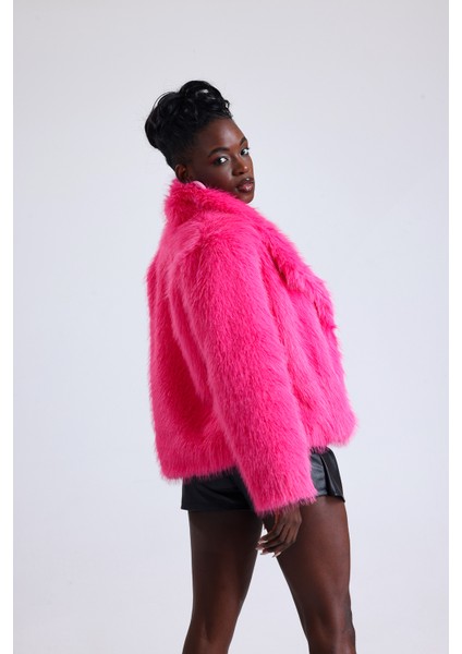 Geniş Yaka Kalın Kürk Mont Kaban modelleri