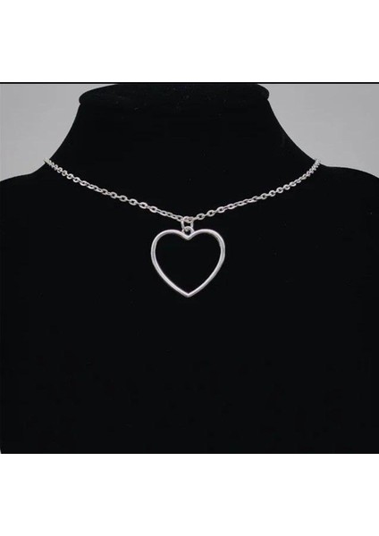 Şıklığı ve Zarafeti Birleştiren Kalp Modeli Kolye