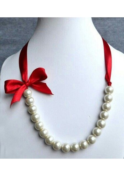 Şıklığınızı Tamamlayan Inci Saten Fiyonk Kolye