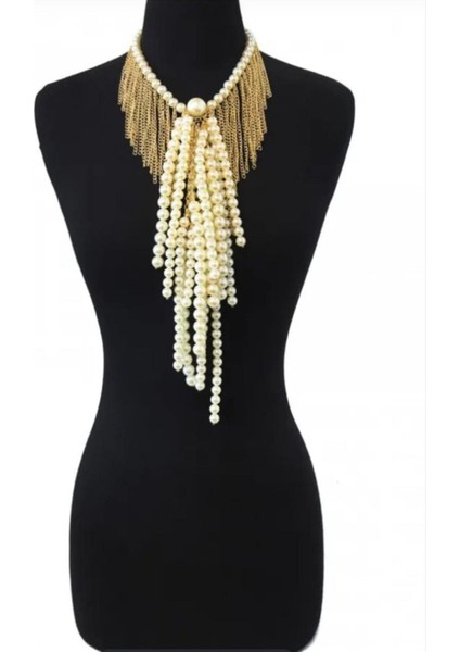 Şıklığınızı Tamamlayan Çok Katmanlı Püskül Kolye