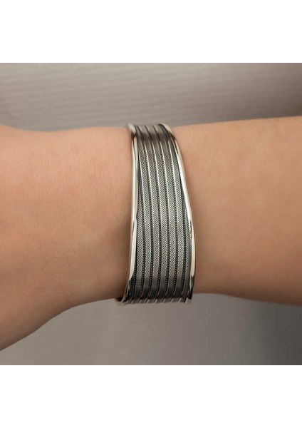 925 Ayar Gümüş Eskitme Desenli Bilezik T6117 fırsatları