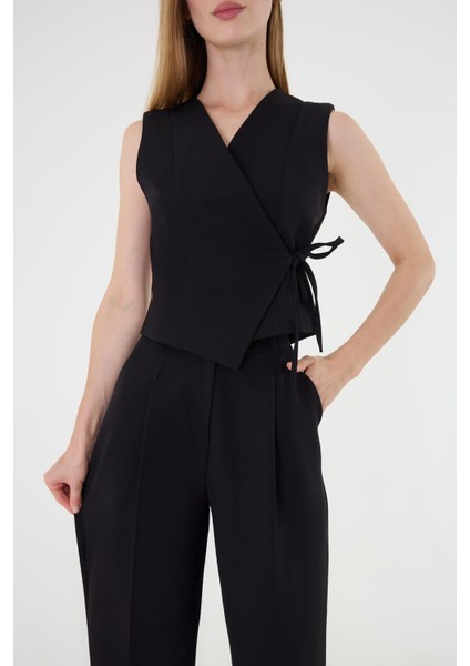 Kadın Yandan Bağlamalı Asimetrik Siyah Yelek Takım indirimleri