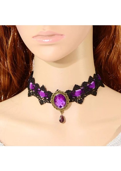 Zarif Dantel Detaylı Büyük Taşlı Kadın Kolye