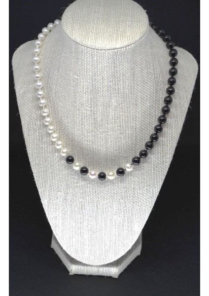 Zarif Siyah Beyaz Inci Kadın Kolye ile Şıklığınızı Tamamlayın