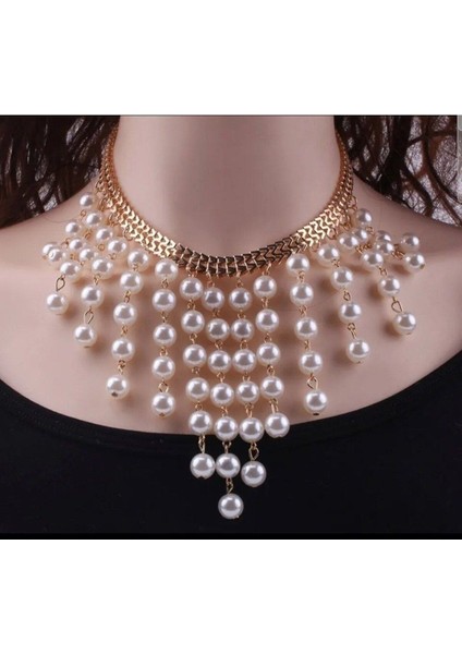 Şıklığınızın Tamamlayıcısı: Zarif Inci Kolye