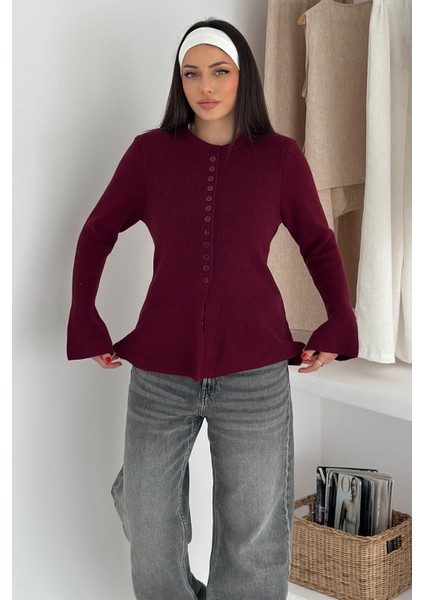 Kadın Volanlı 12 Düğmeli Premium Triko Hırka – Zarif & Yumuşak Dokulu