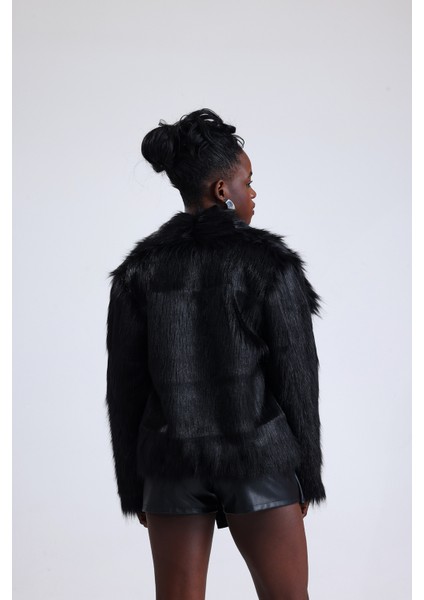 Geniş Yaka Kalın Kürk Mont Kaban modelleri