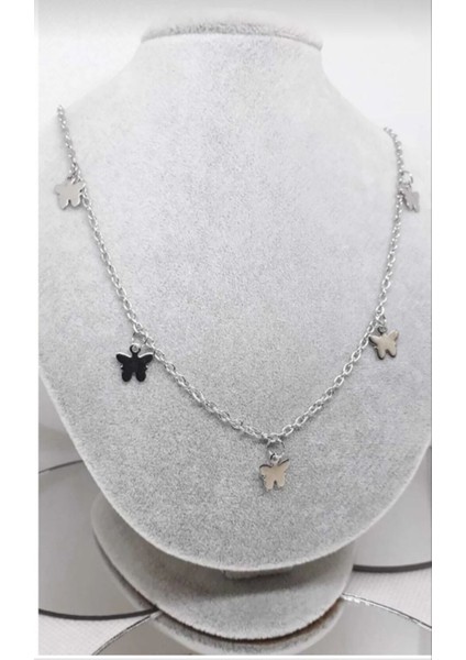 Zarif Kelebek Detaylı Zincir Kolye ile Tarzınızı Yansıtın