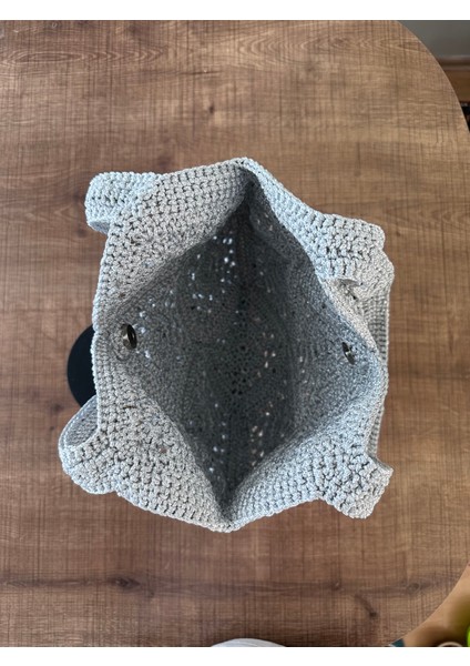 Kadın Gümüş Motifli Askılı Simli El Örgüsü Omuz El Omuz Çantası En 31 cm Boy 28 cm Derinlik 2 cm modelleri