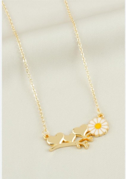 Zarif Papatya Kalp Kolye ile Romantik Dokunuşlar