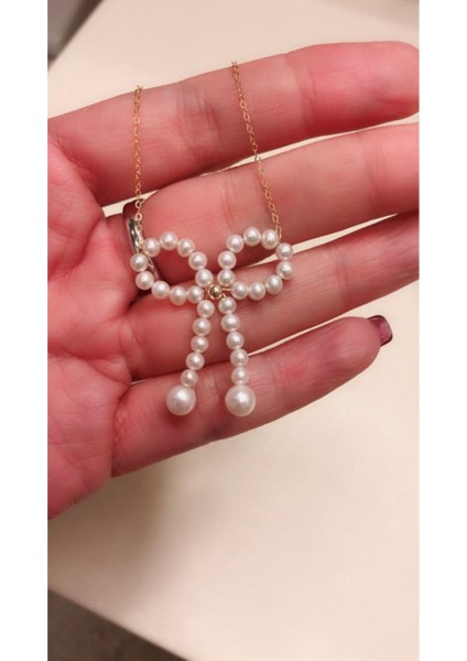 Şıklığınızı Tamamlayacak Fiyonk Model Inci Kolye