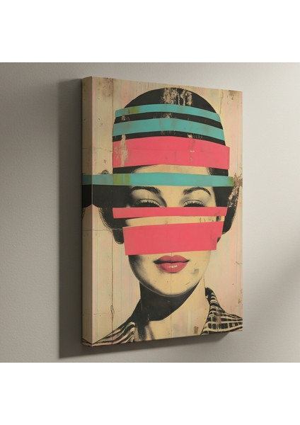 Soyut Kolaj Tekniğiyle Gerçekleştirilmiş Kadın Portresi Tablosu