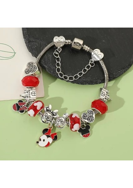 Pandora Tarz , Disney Minnie Mause Temalı Kırmızı Charmlı Bileklik, Ahşap Kutu Içerisinde fırsatları