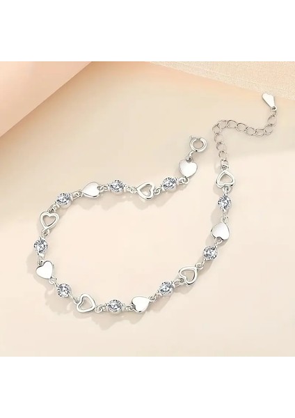 Pandora Tarz , Zirkon Taş Kalp Işlemeli Bileklik, Ahşap Kutu Içerisinde modelleri