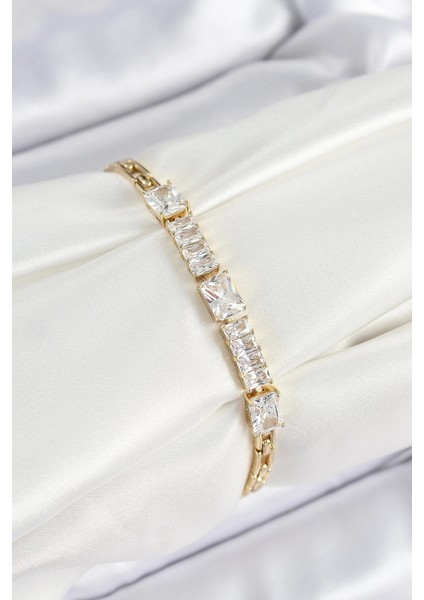 Xuping Pirinç Parçalı Su Yolu Model Gold Renk Kadın Bileklik