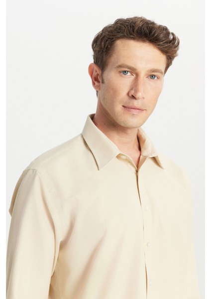 Pamuklu Regular Fit Normal Kesim Klasik Yaka Armürlü Gömlek fırsatları