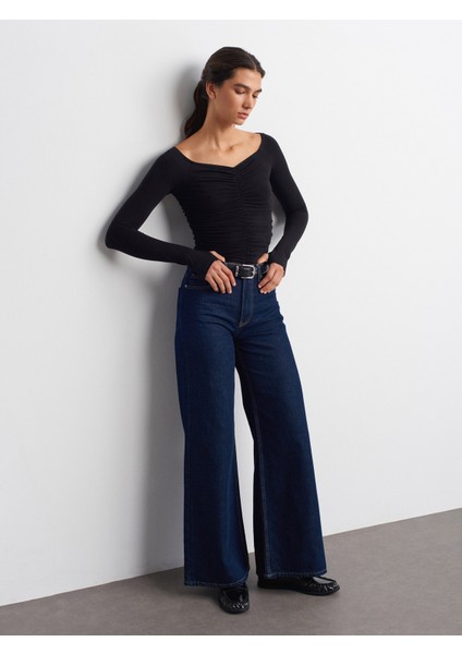 32089 Omuzları Açık Büzgülü Top-Siyah indirimleri