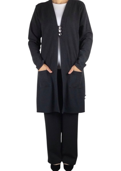 Kadın Önü Üç Düğmeli Mevsimlik Cepli Hırka