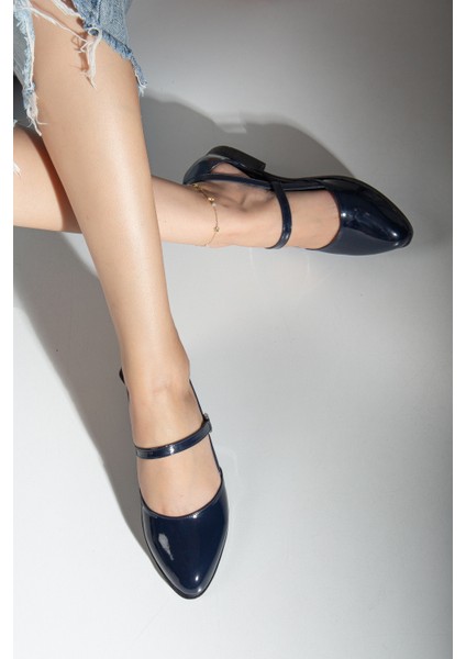 MaskButik Mary Kısa Topuklu Rugan Ayakkabı Lacivert