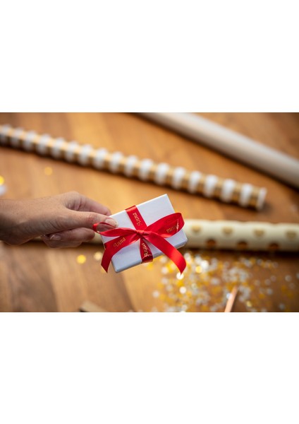 Bordo Kurdele Üzerine Altın Yazılı Şerit fırsatları