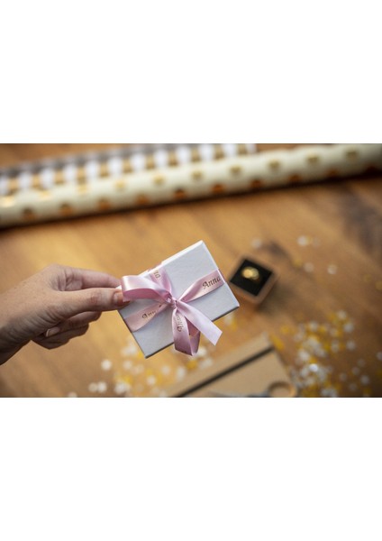 Pembe Kurdele Üzerine Altın Yazılı Şerit fiyatları