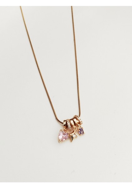 Çelik Kalpli Taşlı Charm Kolye Altın Rengi