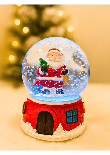 2026 Yılbaşı Yeni Yılın En Güzel Hediyesi Noel Baba Hediye Torbası temalı LED Işıklı 9 cm Kar Küresi